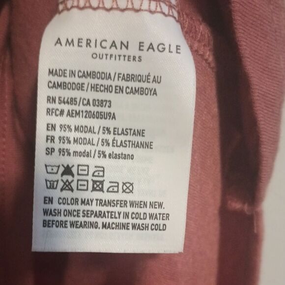 American Eagle Soft & Sexy Brick Red V-neck Shirt Women's Sz Small Petite - Picture 3 of 7